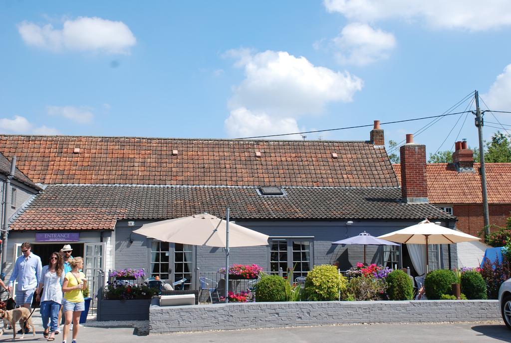 The Angel Inn ワーミンスター エクステリア 写真