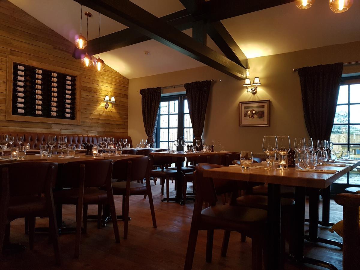 The Angel Inn ワーミンスター エクステリア 写真